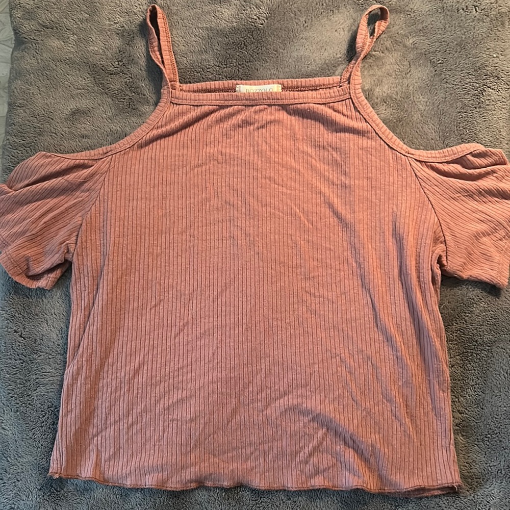 Mauve shirt. Runs small says XL on shirt but fits a size small